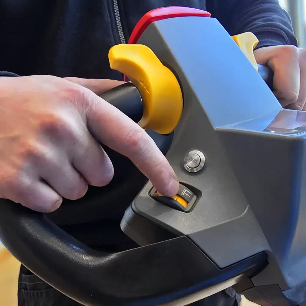 TST15D elektrische breedspoor stapelaar 1500 kg - Afbeelding 6